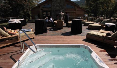 brasstown-valley-spa-outside-tub-740x430-Copy